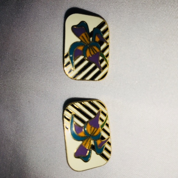 Jewelry - Awesome Vintage post earrings